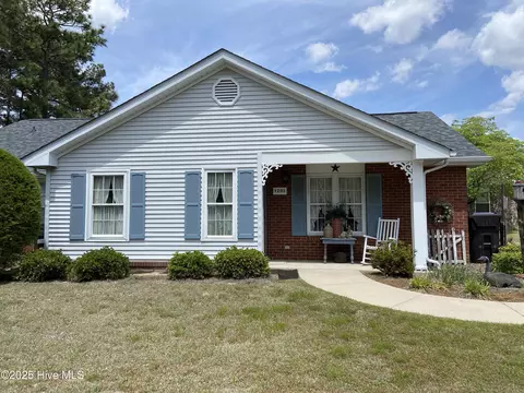 1203 Wilshire Cir, Aberdeen, NC 28315