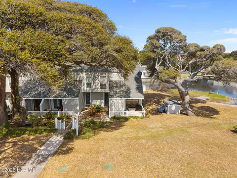 130 Salter Path Rd #B-9, Pine Knoll Shores, NC 28512