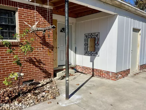 Exterior - 314 E 9th St, Washington, NC 27889 photo 3 of 9