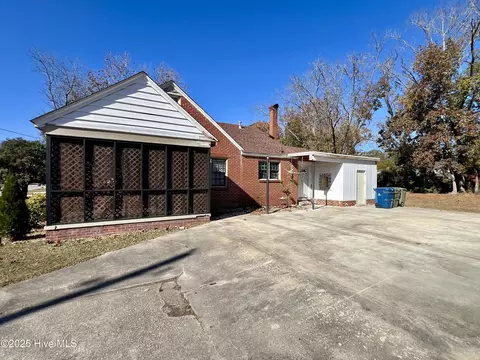 Exterior - 314 E 9th St, Washington, NC 27889 photo 2 of 9