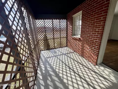 Exterior - 314 E 9th St, Washington, NC 27889 photo 6 of 9