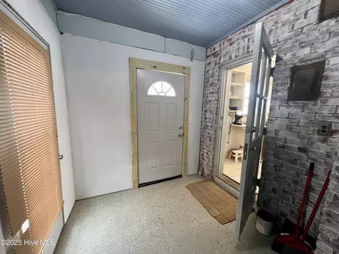 Exterior - 314 E 9th St, Washington, NC 27889 photo 5 of 9