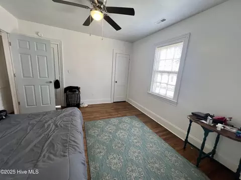 Bedroom - 314 E 9th St, Washington, NC 27889 photo 5 of 7