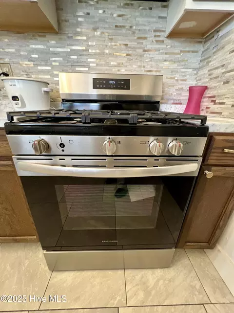 Kitchen - 314 E 9th St, Washington, NC 27889 photo 4 of 5