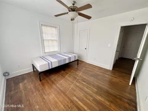 Bedroom - 314 E 9th St, Washington, NC 27889 photo 4 of 7