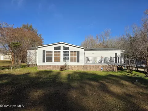 2682 Pleasant Plains Church Rd, Whiteville, NC 28472