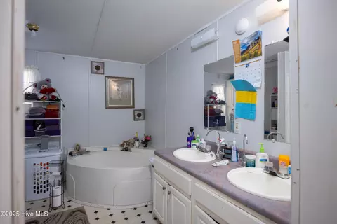 Bath - 100 Mustang Ln, Godwin, NC 28344 photo 1 of 3