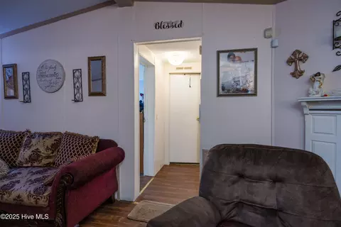 Entry Way - 100 Mustang Ln, Godwin, NC 28344 photo 1 of 1