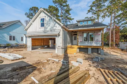 418 Raven Glen Dr, Southport, NC 28461