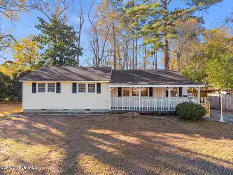 501 Oak Ln, Jacksonville, NC 28540