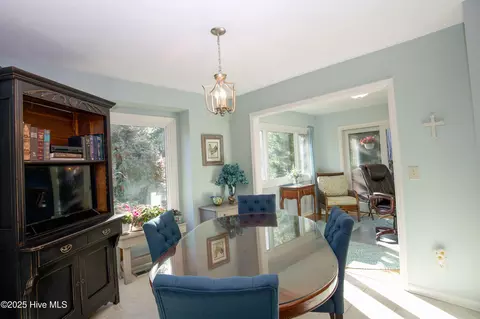 Dining - 5 Kahkwa Trl, Pinehurst, NC 28374 photo 5 of 10