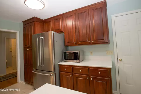 Kitchen - 5 Kahkwa Trl, Pinehurst, NC 28374 photo 5 of 7