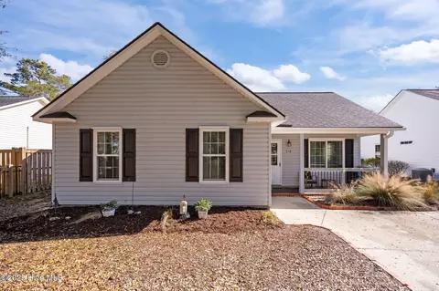 118 NE 31st St, Oak Island, NC 28465