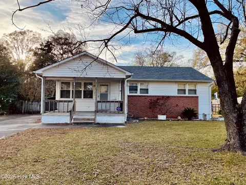 801 Williams St, Jacksonville, NC 28540