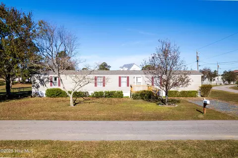 100 Reef Ln, Grandy, NC 27939