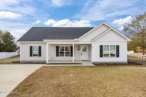 64 Buccaneer Cir, Washington, NC 27889