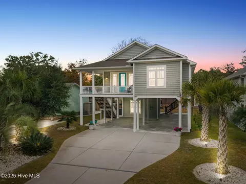 205 NE 59th St, Oak Island, NC 28465
