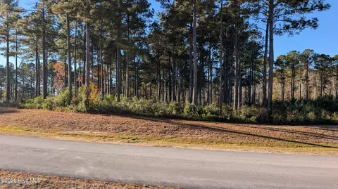 216 Alderman Landing Rd, Holly Ridge, NC 28445