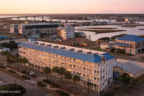 305 N Topsail Dr #5, Surf City, NC 28445