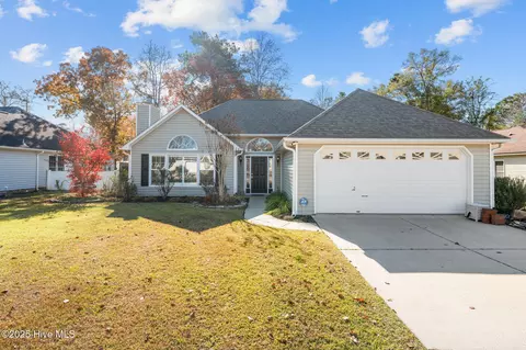211 Mahaffey Ct, New Bern, NC 28560