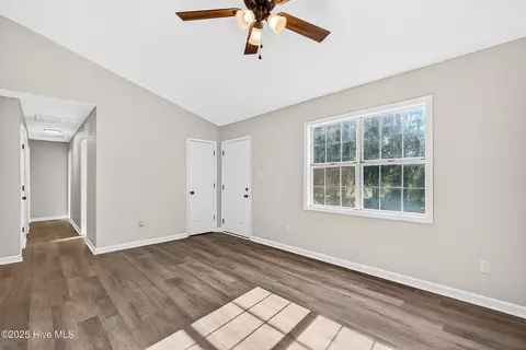 403 E Volant St, Hubert, NC 28539 photo 6