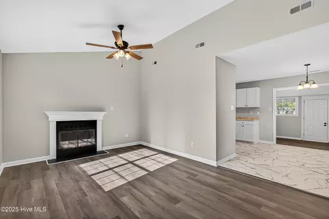 403 E Volant St, Hubert, NC 28539 photo 5