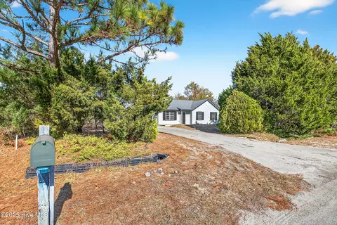 403 E Volant St, Hubert, NC 28539 photo 4