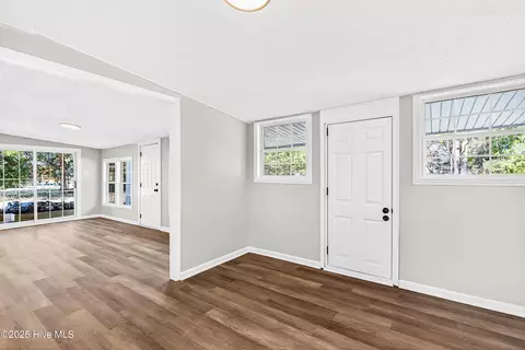 403 E Volant St, Hubert, NC 28539 photo 11