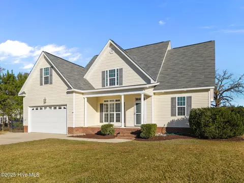 811 Bayhill Ct, Greenville, NC 27858