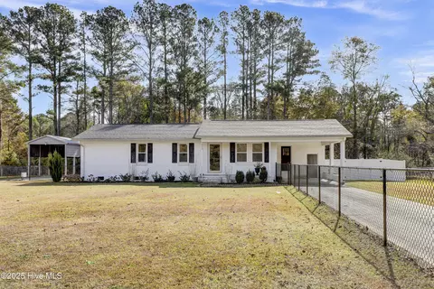 233 Halls Creek Rd, New Bern, NC 28560