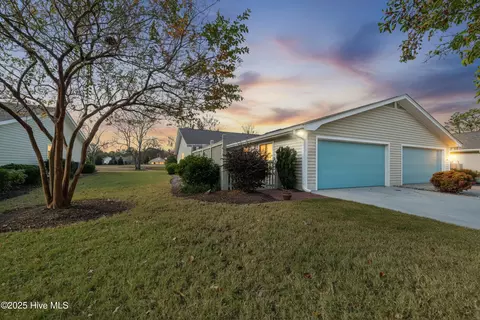 5923 Inland Greens Dr, Wilmington, NC 28405