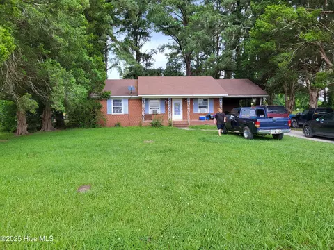260 Pearl St, Aurora, NC 27806
