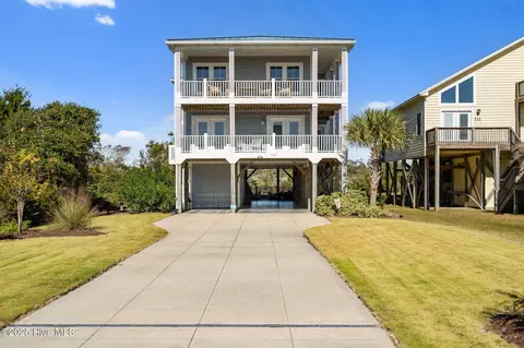 714 W Dolphin Dr, Oak Island, NC 28465
