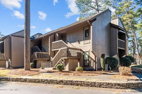 10 Pine Tree Rd # 211, Pinehurst, NC 28374