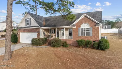 101 Pine Brae Ln, Aberdeen, NC 28315