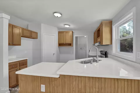 Kitchen - 270 Williams Store Rd, Hampstead, NC 28443 photo 2 of 4