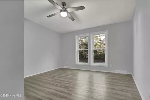 Living - 270 Williams Store Rd, Hampstead, NC 28443 photo 5 of 6