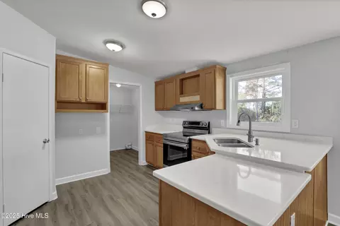 Kitchen - 270 Williams Store Rd, Hampstead, NC 28443 photo 1 of 4