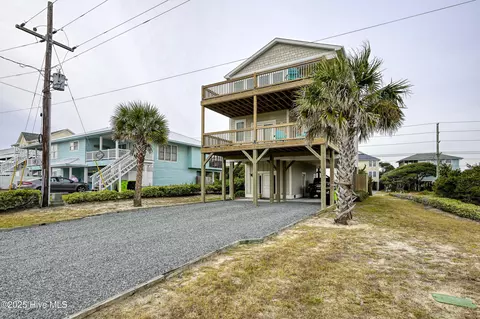 1201 S Shore Dr, Surf City, NC 28445