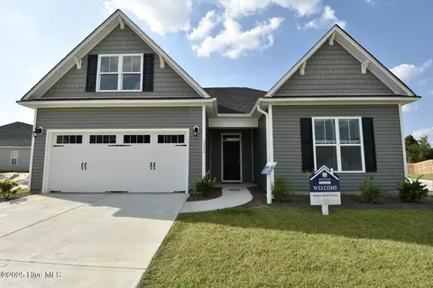 517 Country Club Dr, Shallotte, NC 28470