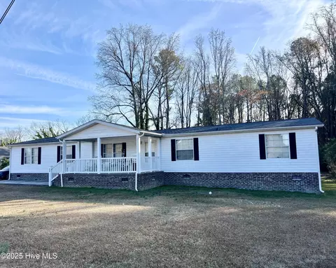 667 Fountain School Rd, Battleboro, NC 27809