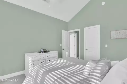 Bedroom - 100 Scotlands Ct, Hampstead, NC 28443 photo 5 of 8
