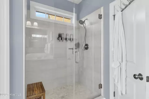 Bath - 100 Scotlands Ct, Hampstead, NC 28443 photo 1 of 4