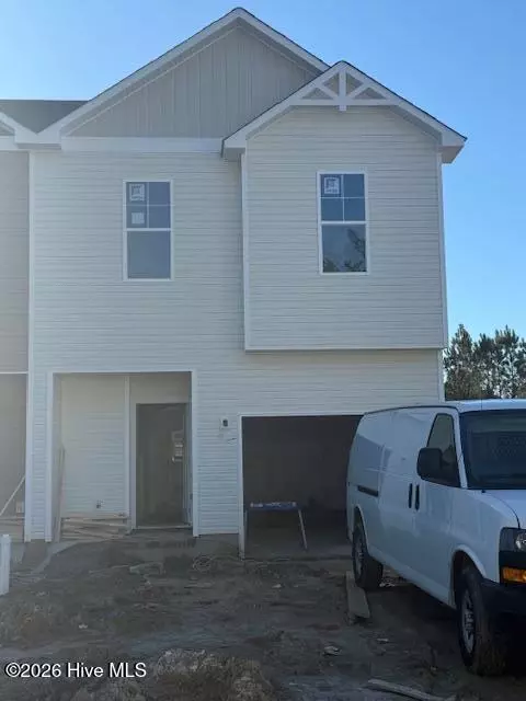 111 Crab Claw Spit Ln, Jacksonville, NC 28546