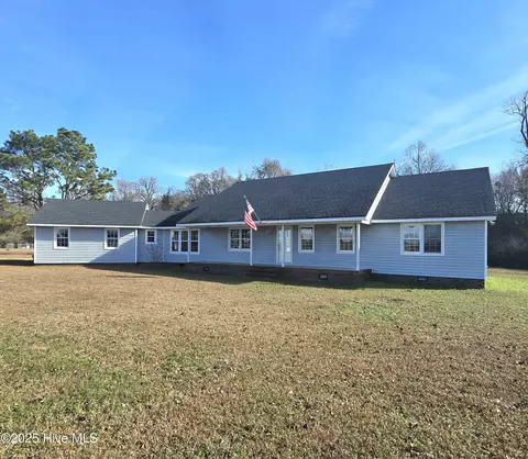 220 Stroud Rd, Trenton, NC 28585