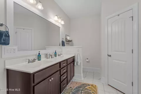 Bath - 426 Canter Crest Rd, Hampstead, NC 28443 photo 1 of 6