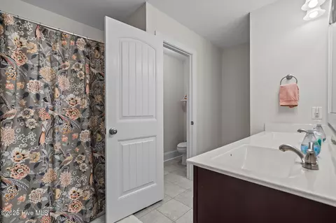 Bath - 426 Canter Crest Rd, Hampstead, NC 28443 photo 5 of 6