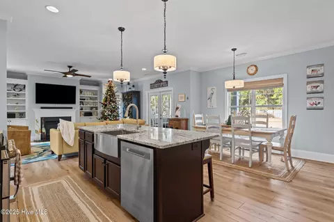 Kitchen - 426 Canter Crest Rd, Hampstead, NC 28443 photo 6 of 6