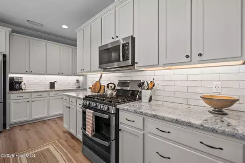 Kitchen - 426 Canter Crest Rd, Hampstead, NC 28443 photo 3 of 6
