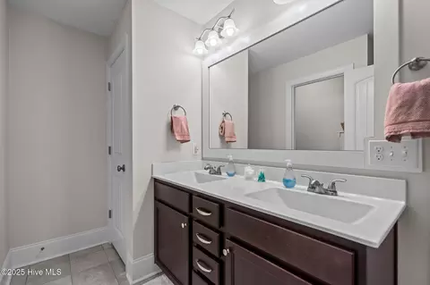 Bath - 426 Canter Crest Rd, Hampstead, NC 28443 photo 4 of 6